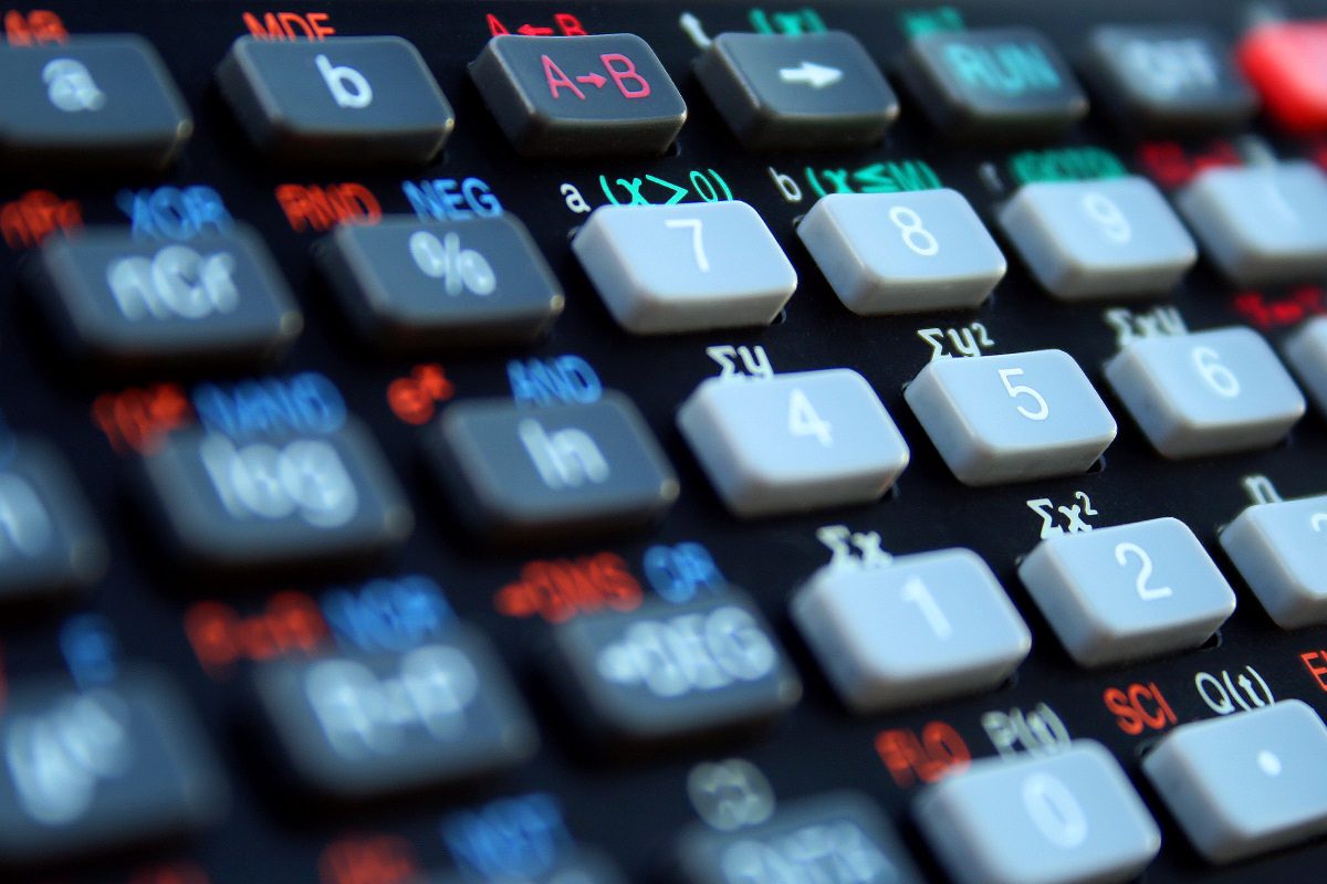 Calculadora científica, metáfora de cálculo de piso tarifário e margem